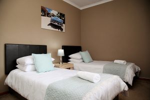 Kaap Se Rus: Self catering unit in Brackenfell - Bedroom with two single beds